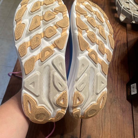 Women’s Hoka one Clifton 9 running shoe - Picture 4 of 4